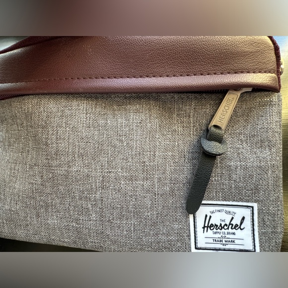 Virgin Atlantic Herschel Case - Picture 3 of 9